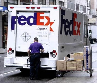 FedEx Puts Down the Social Media Consultant
